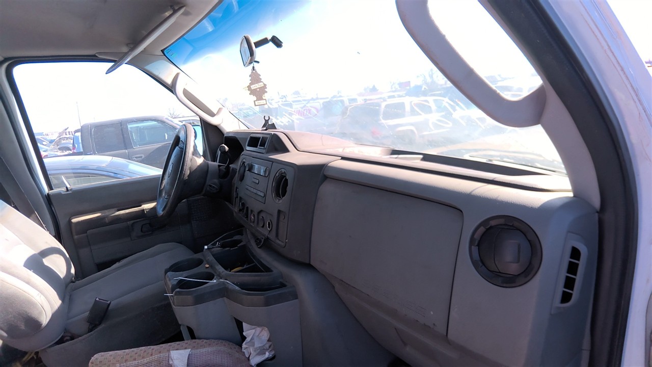 https://f005.backblazeb2.com/file/img-partshotlines-com/Inventory/EX921/Vehicle/7375_12.jpg