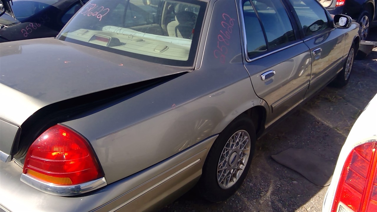 https://f005.backblazeb2.com/file/img-partshotlines-com/Inventory/EX921/Vehicle/7520_04.jpg