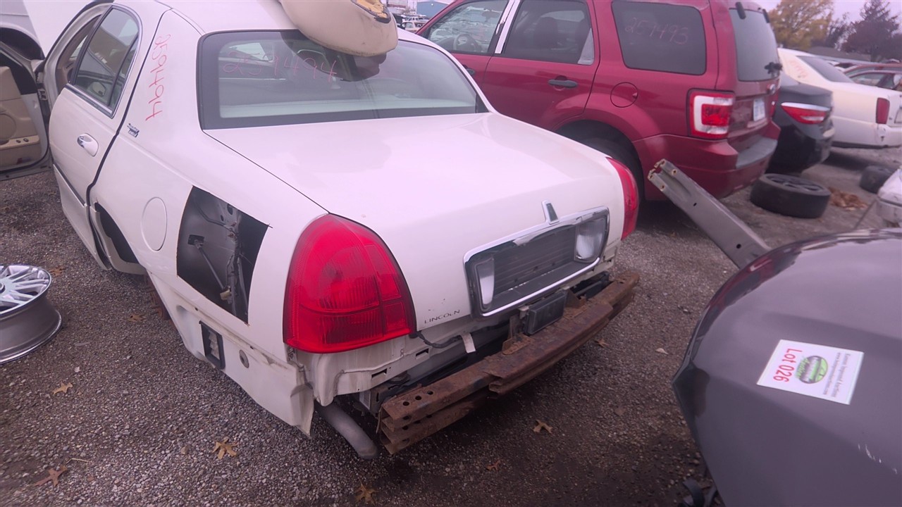 https://f005.backblazeb2.com/file/img-partshotlines-com/Inventory/EX921/Vehicle/7548_07.jpg