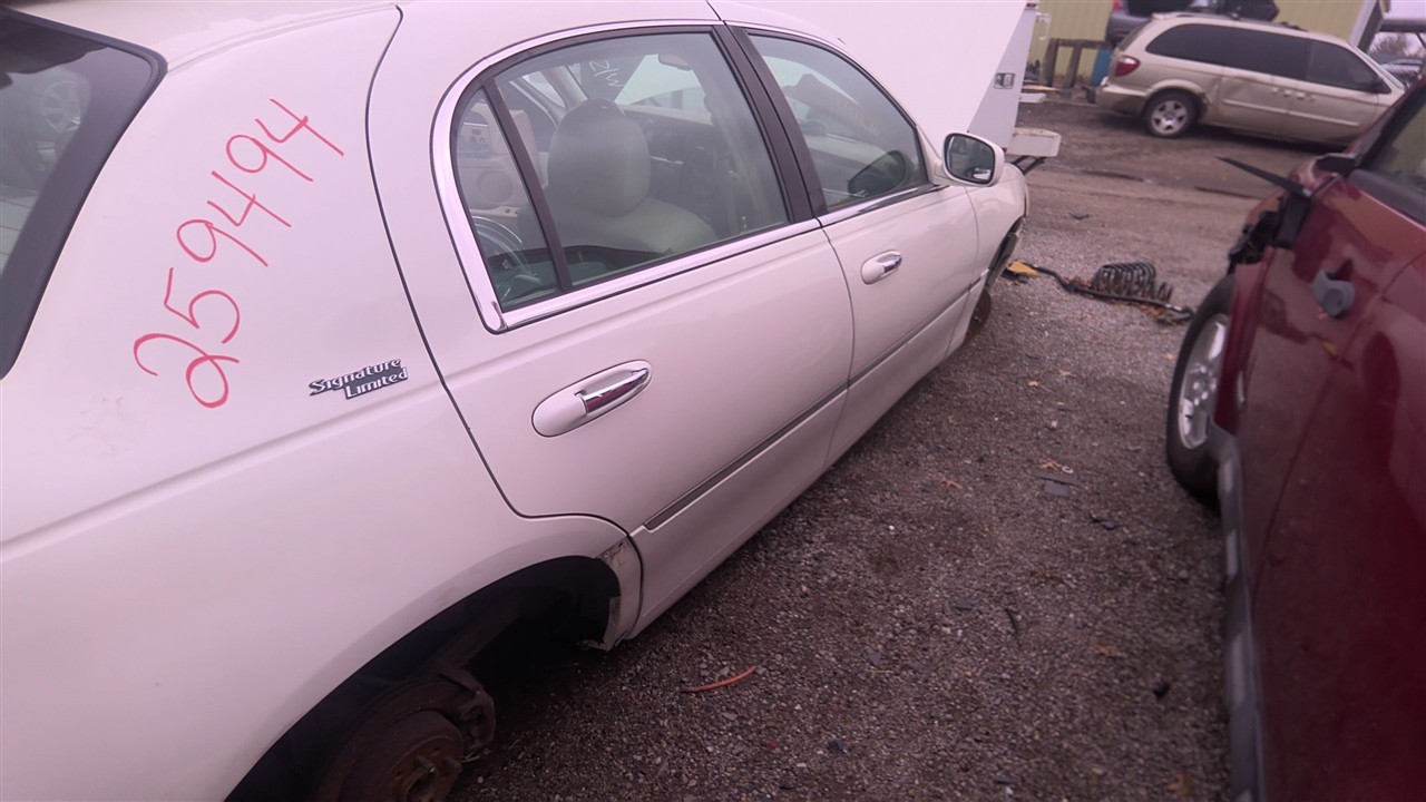 https://f005.backblazeb2.com/file/img-partshotlines-com/Inventory/EX921/Vehicle/7548_10.jpg