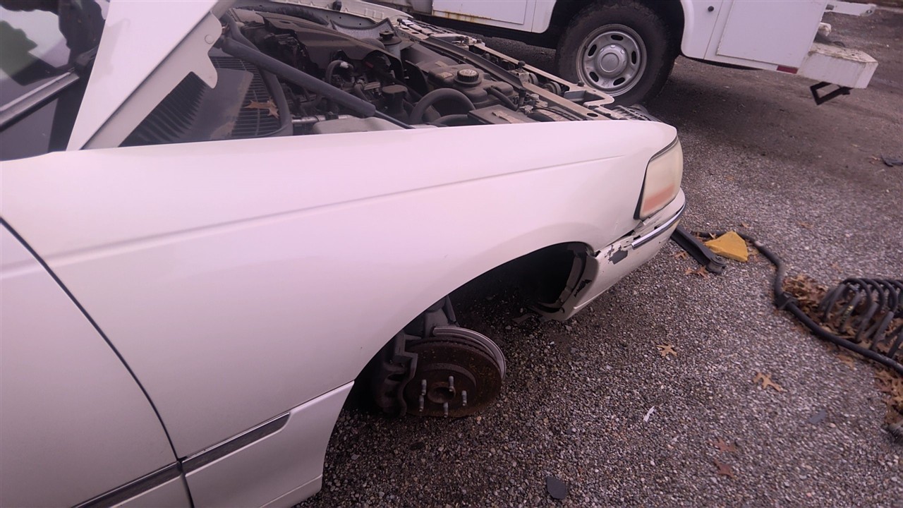 https://f005.backblazeb2.com/file/img-partshotlines-com/Inventory/EX921/Vehicle/7548_12.jpg