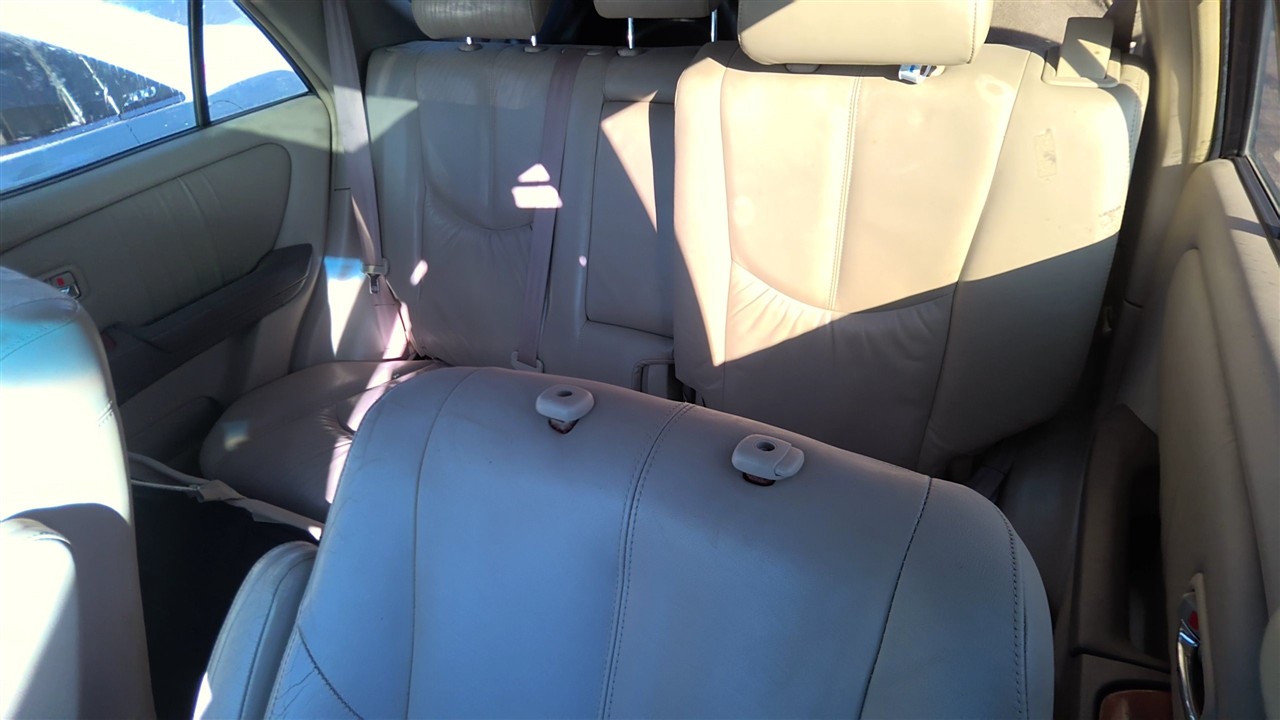 https://f005.backblazeb2.com/file/img-partshotlines-com/Inventory/EX921/Vehicle/7556_10.jpg