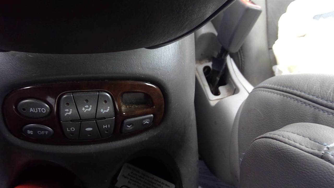 https://f005.backblazeb2.com/file/img-partshotlines-com/Inventory/EX921/Vehicle/7560_08.jpg