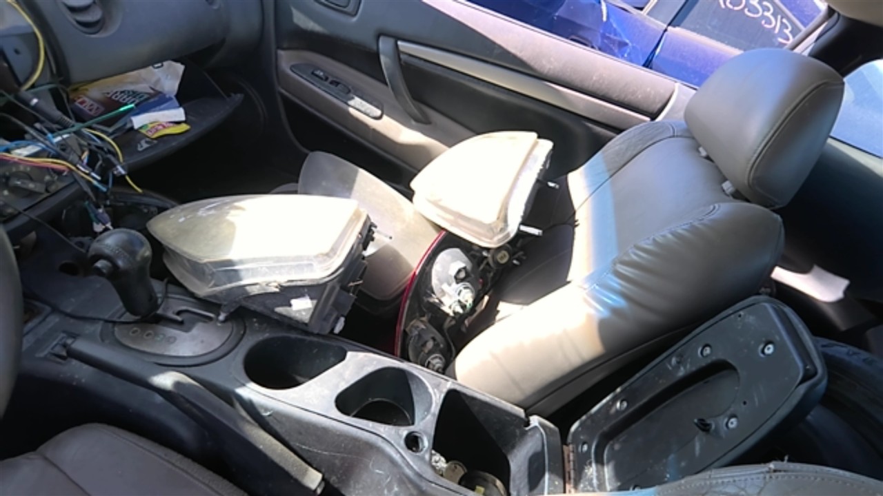https://f005.backblazeb2.com/file/img-partshotlines-com/Inventory/EX921/Vehicle/7582_06.jpg