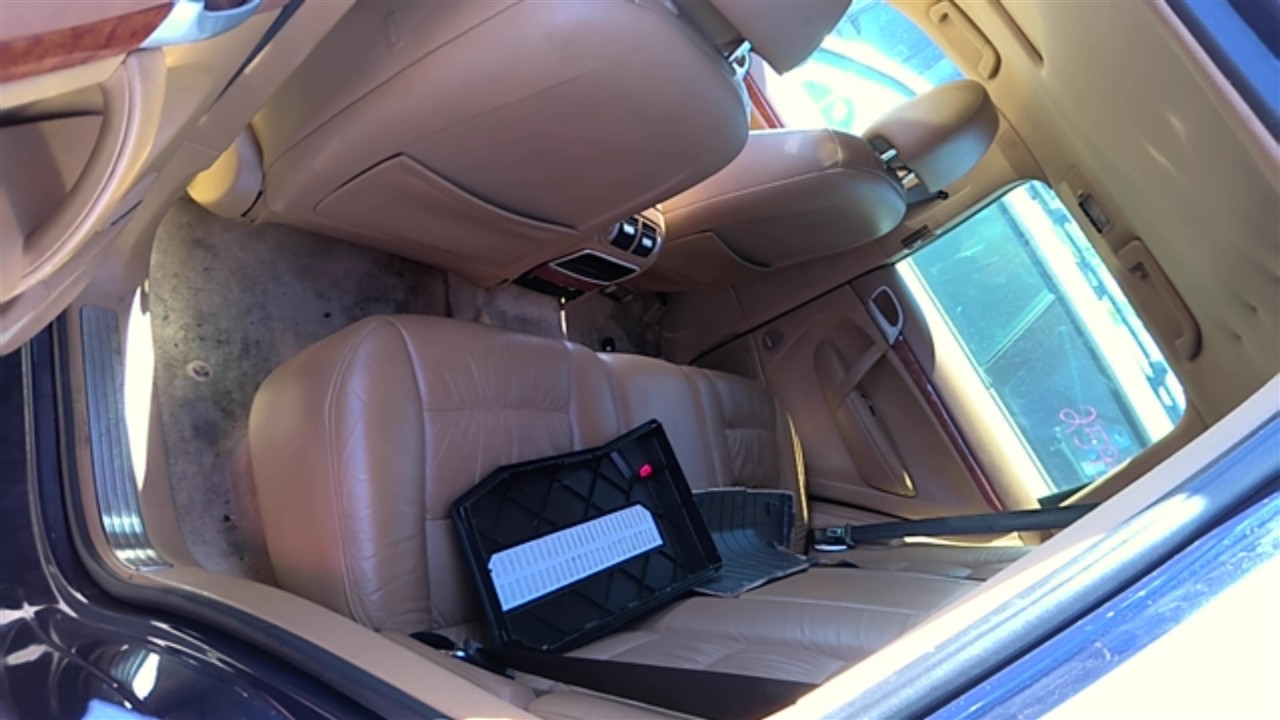 https://f005.backblazeb2.com/file/img-partshotlines-com/Inventory/EX921/Vehicle/7646_11.jpg