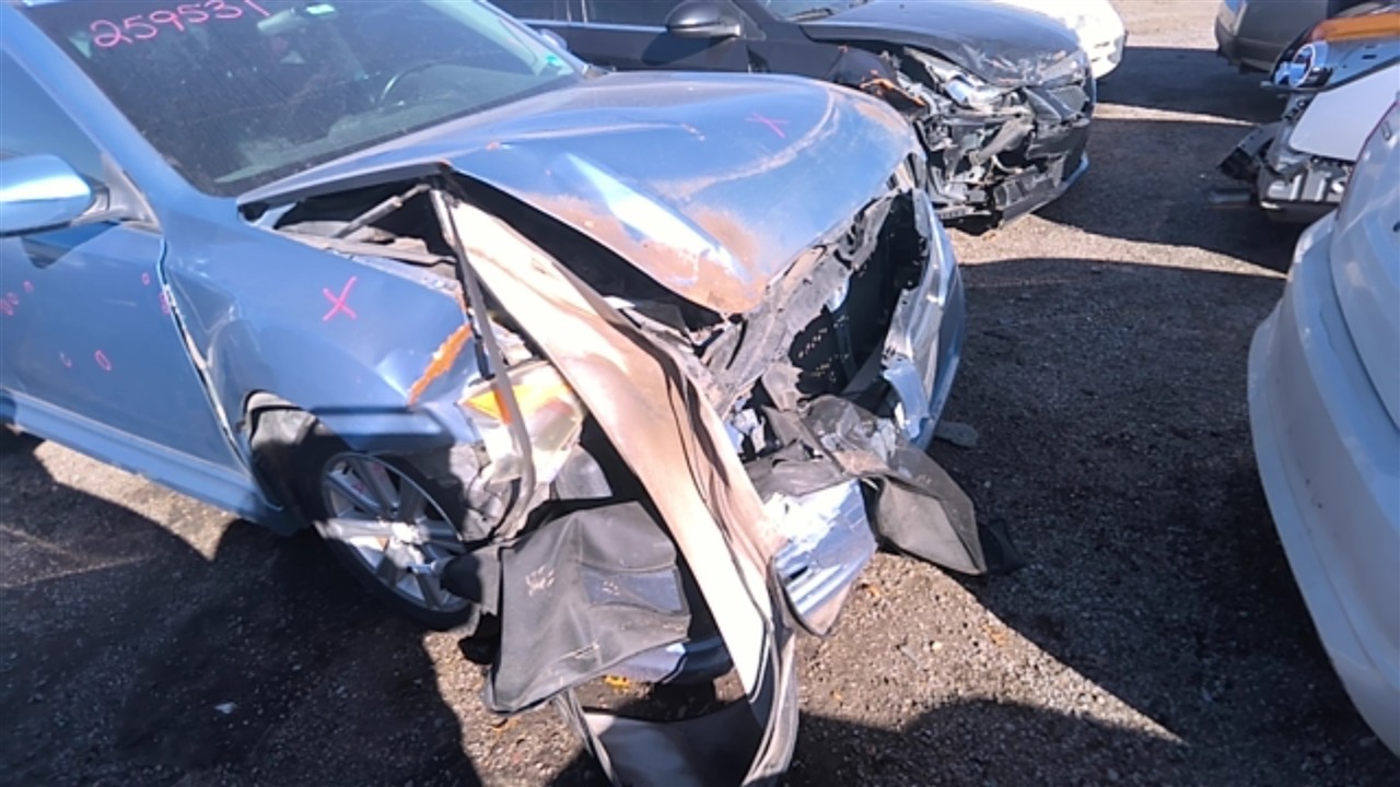 https://f005.backblazeb2.com/file/img-partshotlines-com/Inventory/EX921/Vehicle/7647_06.jpg