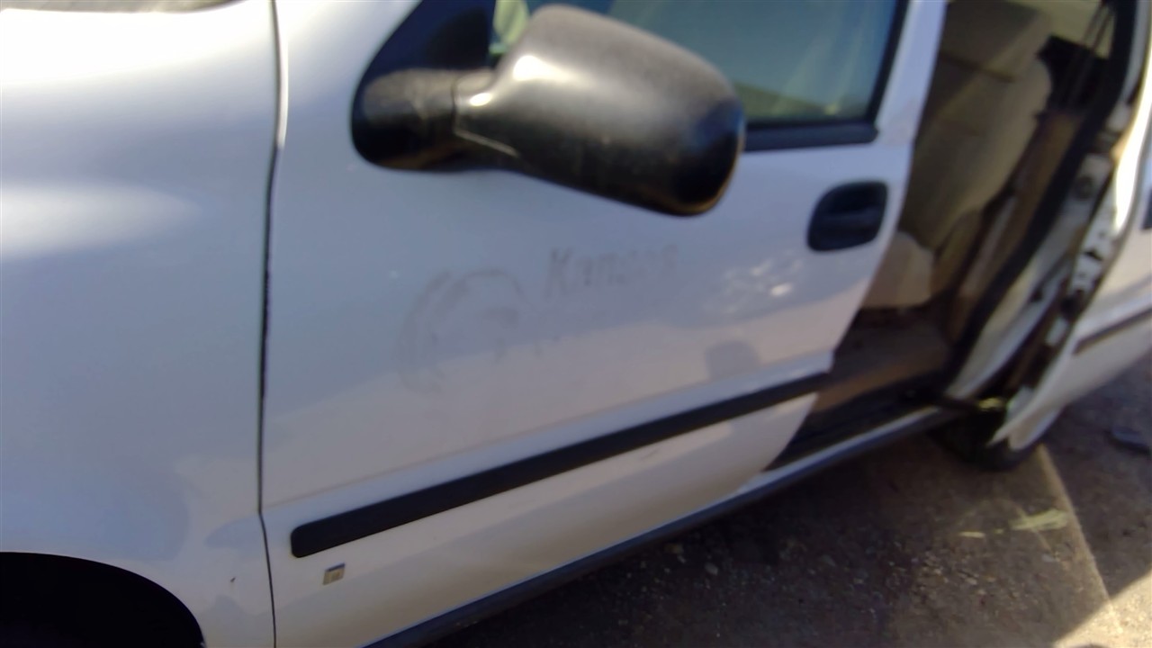 https://f005.backblazeb2.com/file/img-partshotlines-com/Inventory/EX921/Vehicle/7735_07.jpg
