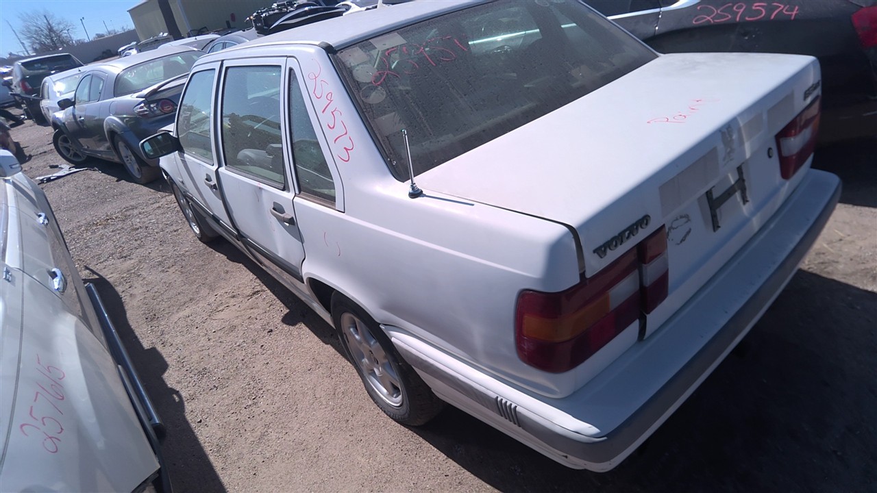 https://f005.backblazeb2.com/file/img-partshotlines-com/Inventory/EX921/Vehicle/7753_07.jpg