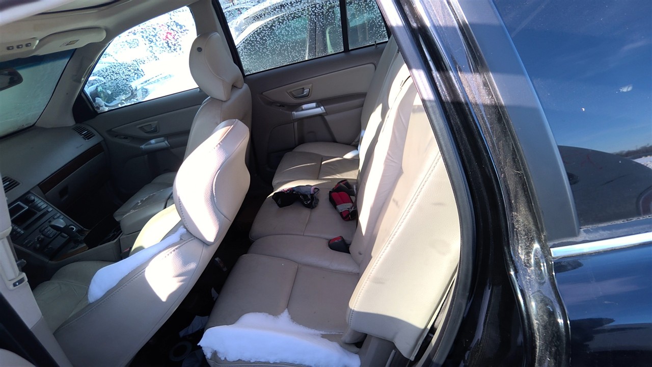 https://f005.backblazeb2.com/file/img-partshotlines-com/Inventory/EX921/Vehicle/7795_11.jpg
