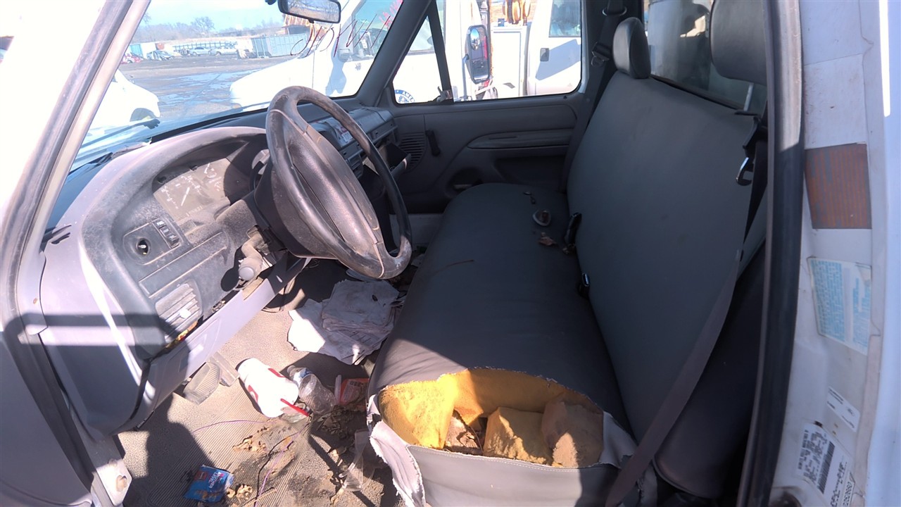 https://f005.backblazeb2.com/file/img-partshotlines-com/Inventory/EX921/Vehicle/7813_09.jpg