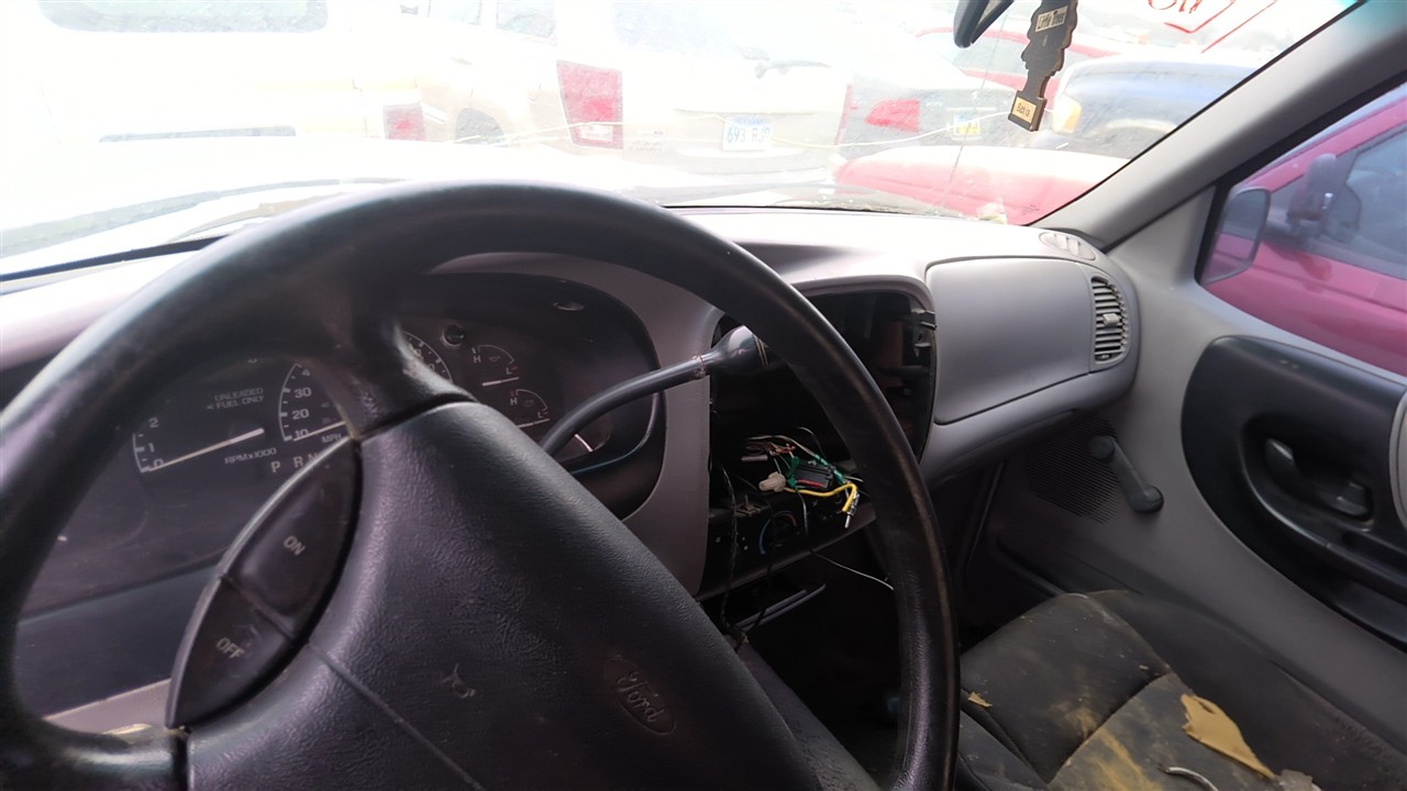 https://f005.backblazeb2.com/file/img-partshotlines-com/Inventory/EX921/Vehicle/7843_11.jpg