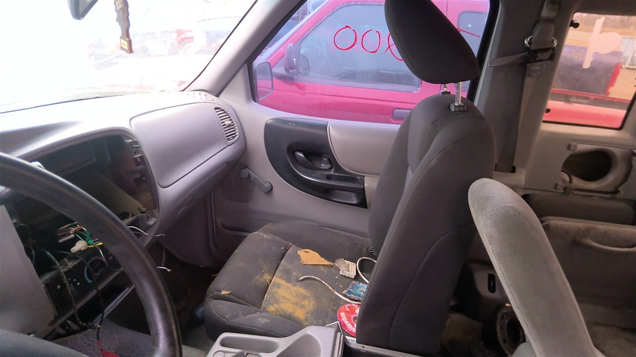 https://f005.backblazeb2.com/file/img-partshotlines-com/Inventory/EX921/Vehicle/7843_12.jpg