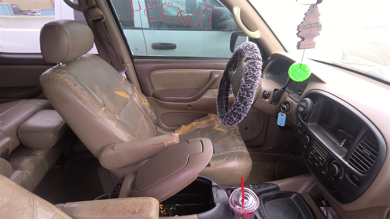https://f005.backblazeb2.com/file/img-partshotlines-com/Inventory/EX921/Vehicle/8047_09.jpg