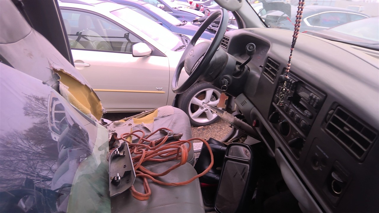 https://f005.backblazeb2.com/file/img-partshotlines-com/Inventory/EX921/Vehicle/8057_11.jpg
