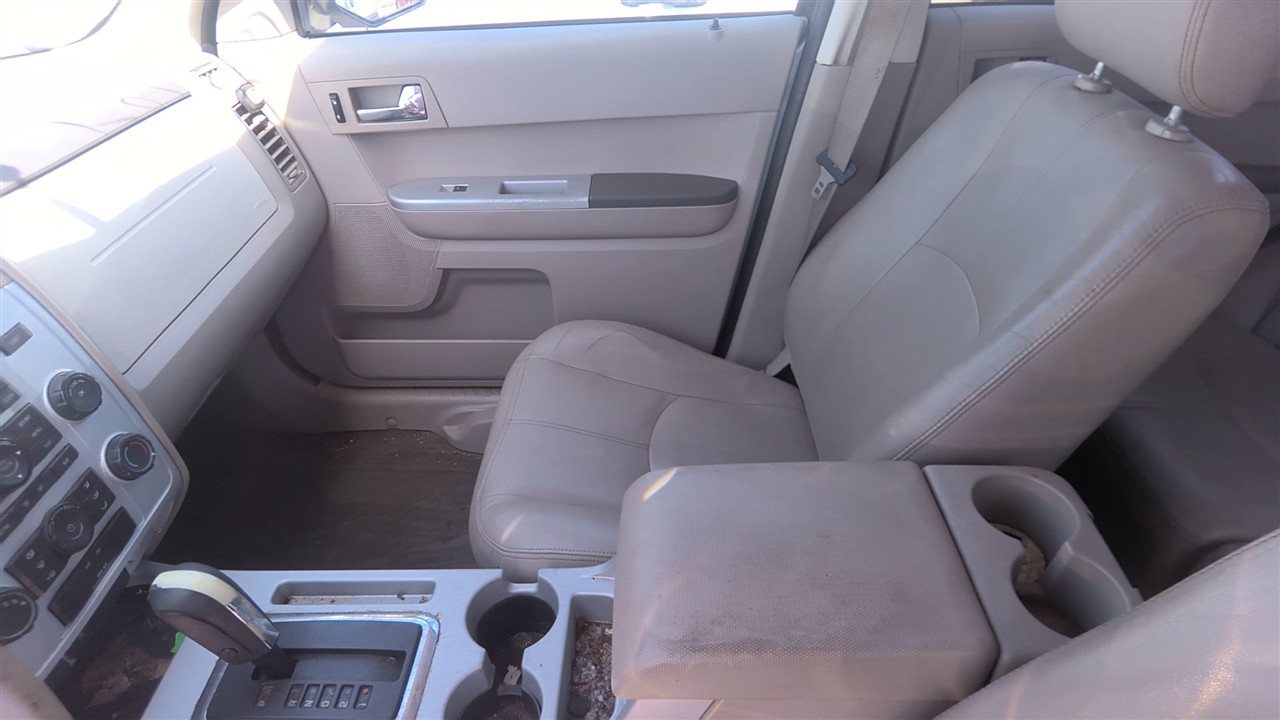 https://f005.backblazeb2.com/file/img-partshotlines-com/Inventory/EX921/Vehicle/8145_12.jpg