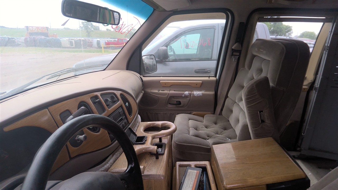 https://f005.backblazeb2.com/file/img-partshotlines-com/Inventory/EX921/Vehicle/8273_12.jpg