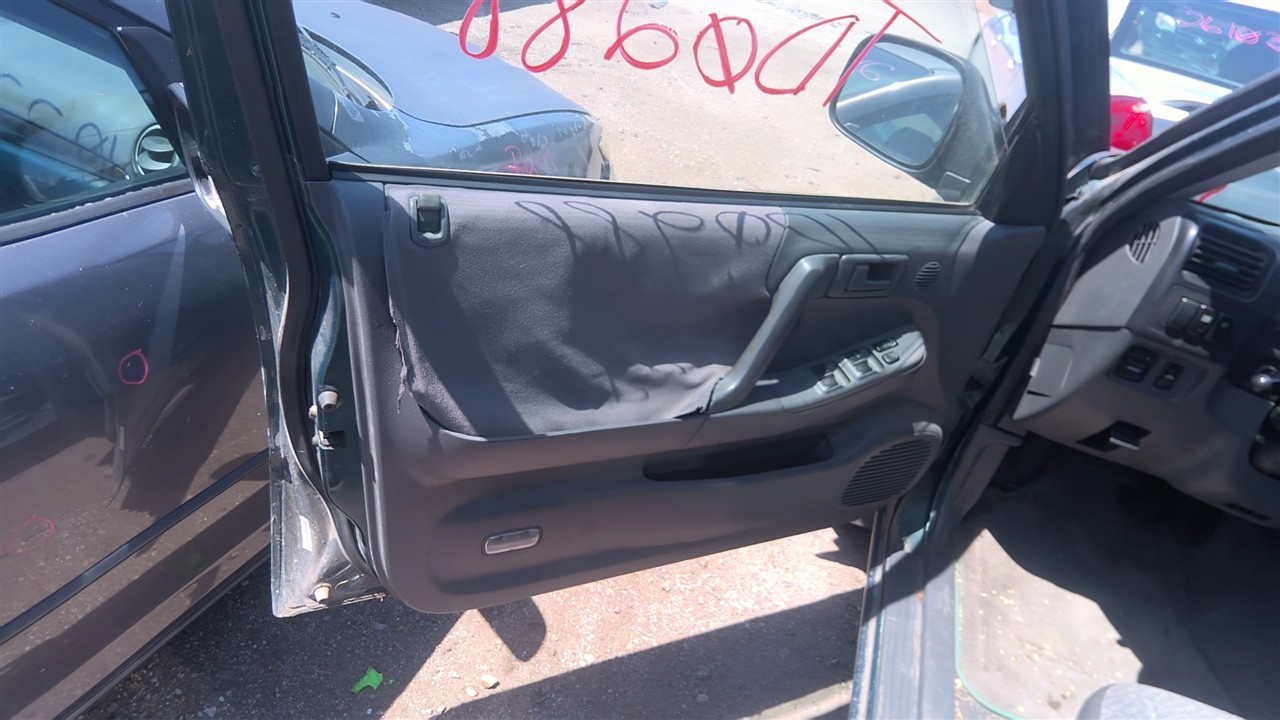 https://f005.backblazeb2.com/file/img-partshotlines-com/Inventory/EX921/Vehicle/8311_03.jpg