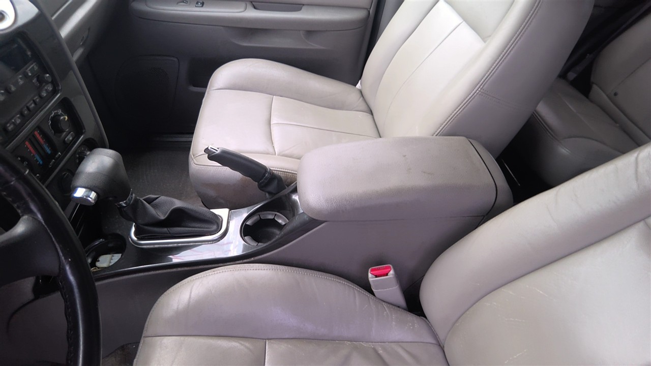 https://f005.backblazeb2.com/file/img-partshotlines-com/Inventory/EX921/Vehicle/8367_05.jpg