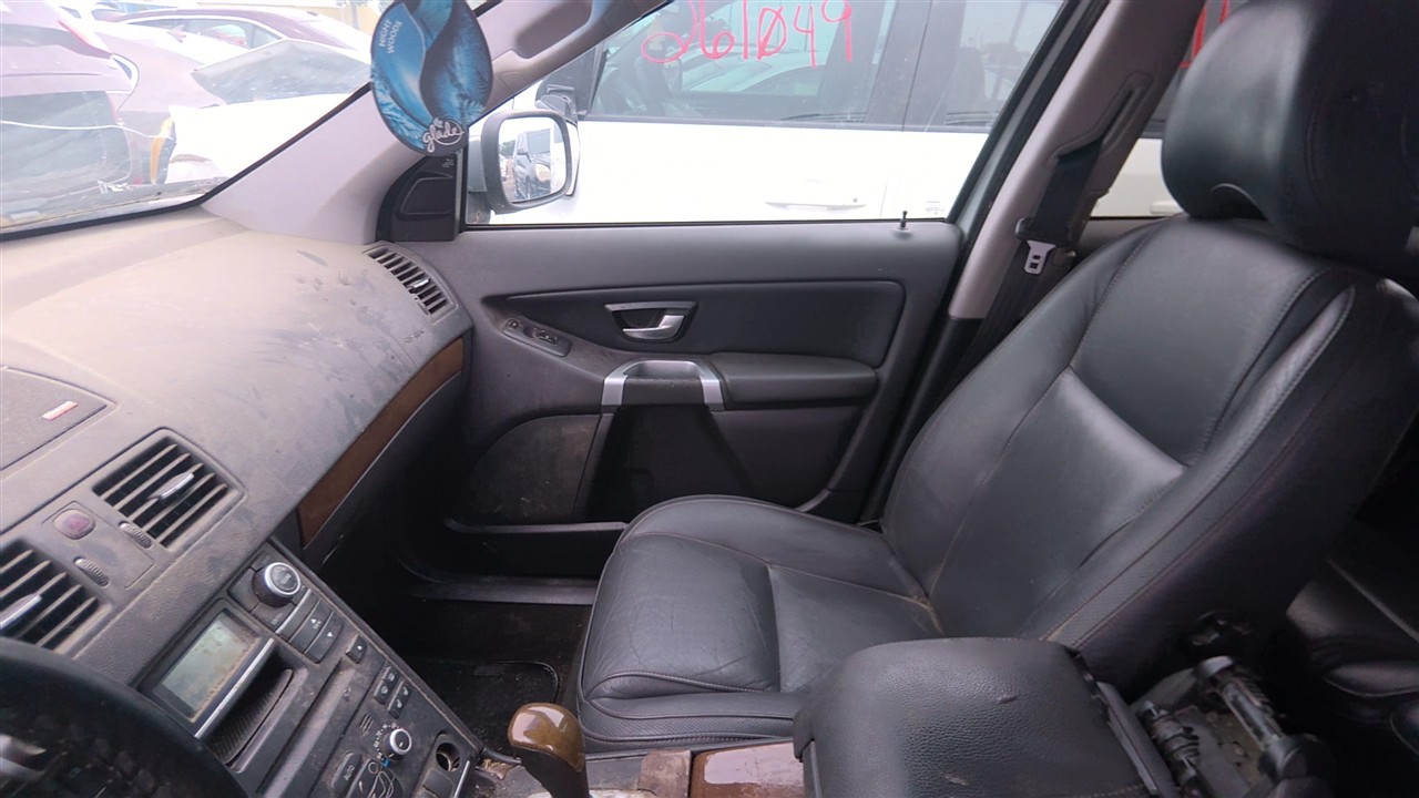 https://f005.backblazeb2.com/file/img-partshotlines-com/Inventory/EX921/Vehicle/8371_12.jpg