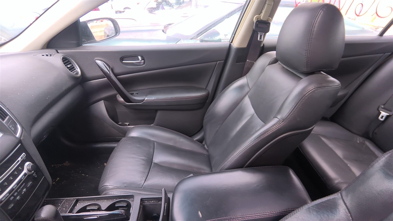 https://f005.backblazeb2.com/file/img-partshotlines-com/Inventory/EX921/Vehicle/8386_12.jpg