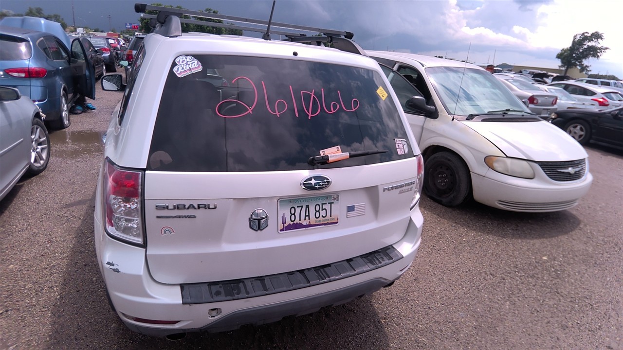 https://f005.backblazeb2.com/file/img-partshotlines-com/Inventory/EX921/Vehicle/8391_06.jpg