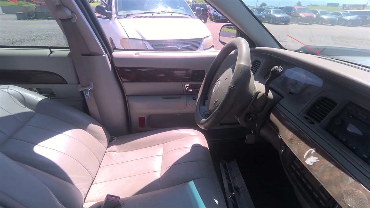 https://f005.backblazeb2.com/file/img-partshotlines-com/Inventory/EX921/Vehicle/8404_12.jpg