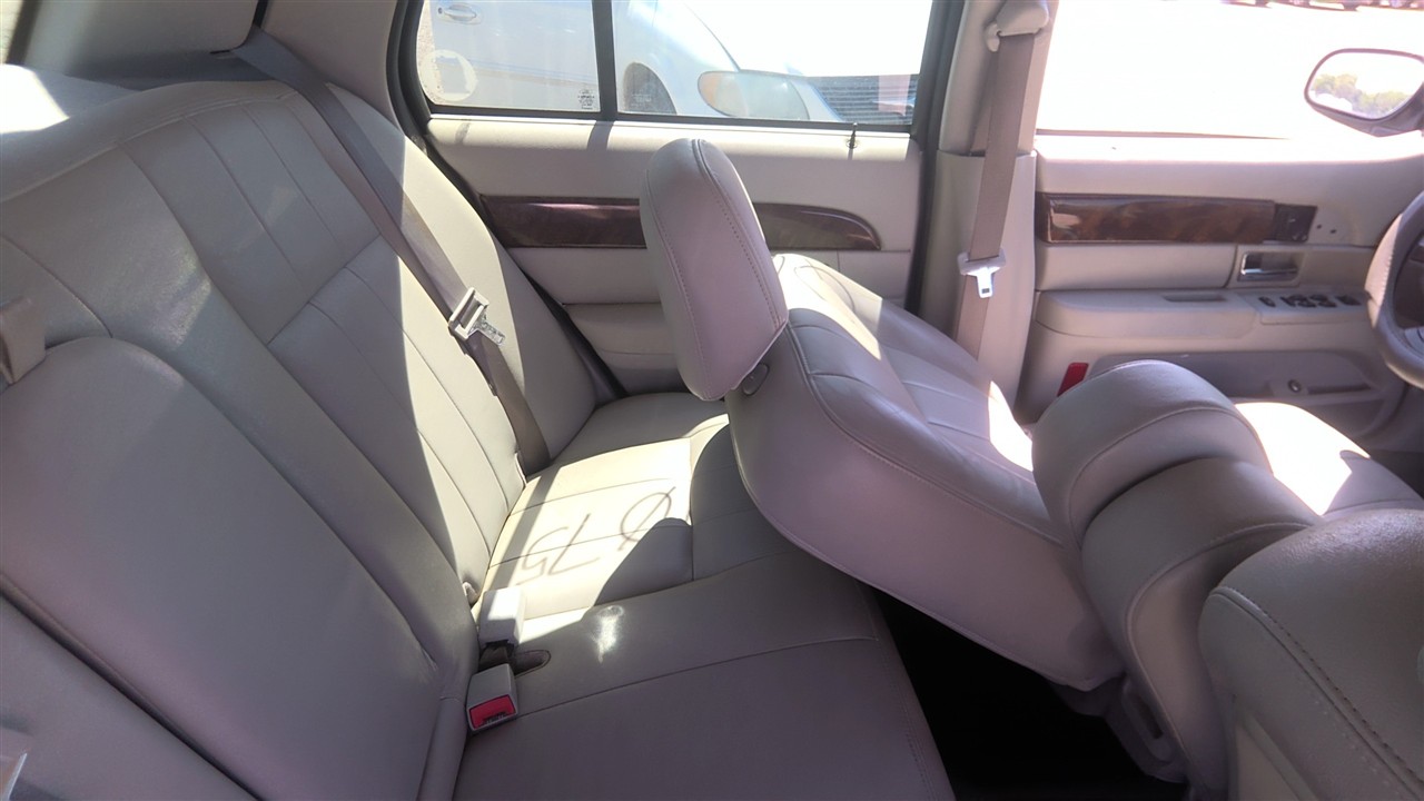 https://f005.backblazeb2.com/file/img-partshotlines-com/Inventory/EX921/Vehicle/8404_17.jpg