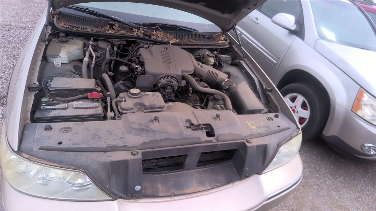 https://f005.backblazeb2.com/file/img-partshotlines-com/Inventory/EX921/Vehicle/8452_01.jpg