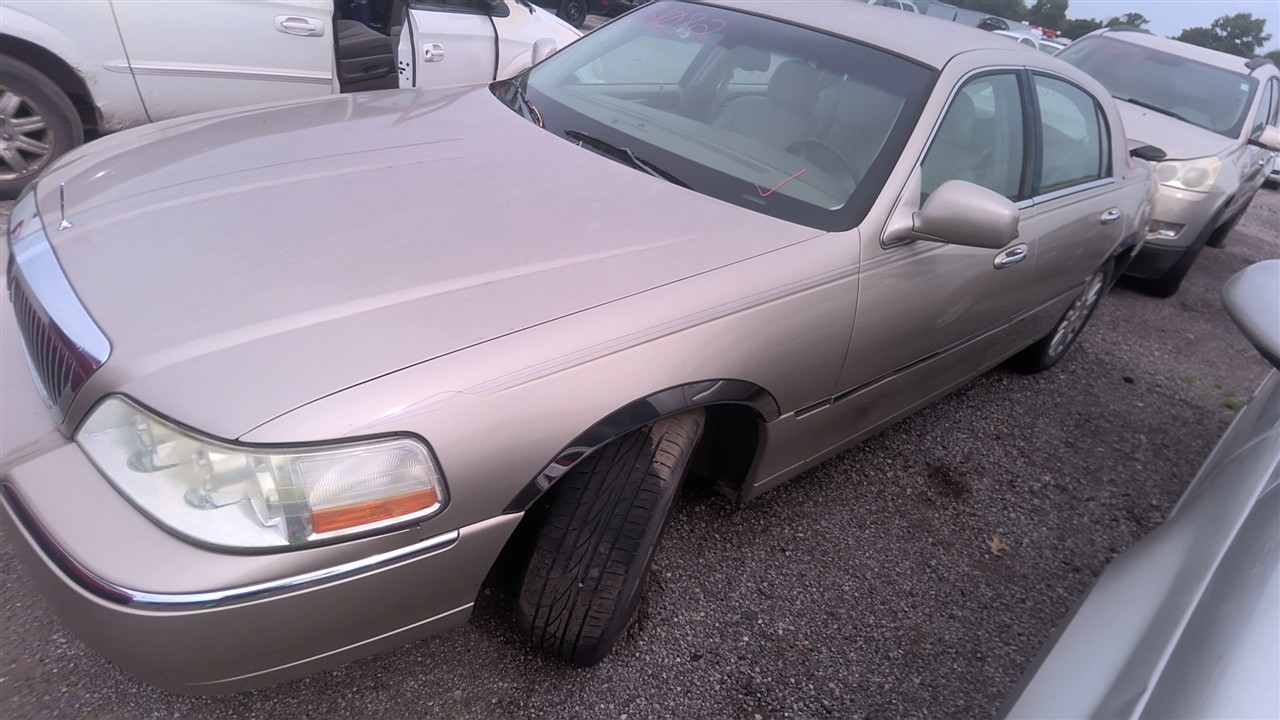https://f005.backblazeb2.com/file/img-partshotlines-com/Inventory/EX921/Vehicle/8452_03.jpg