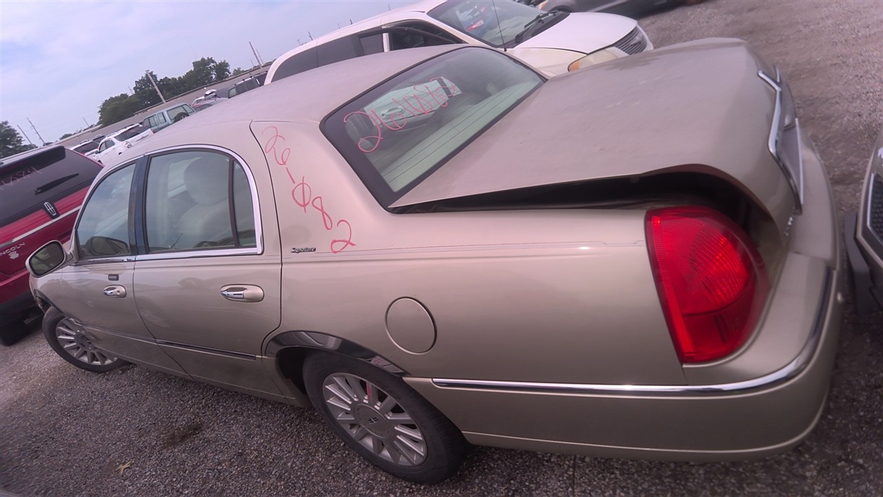 https://f005.backblazeb2.com/file/img-partshotlines-com/Inventory/EX921/Vehicle/8452_04.jpg