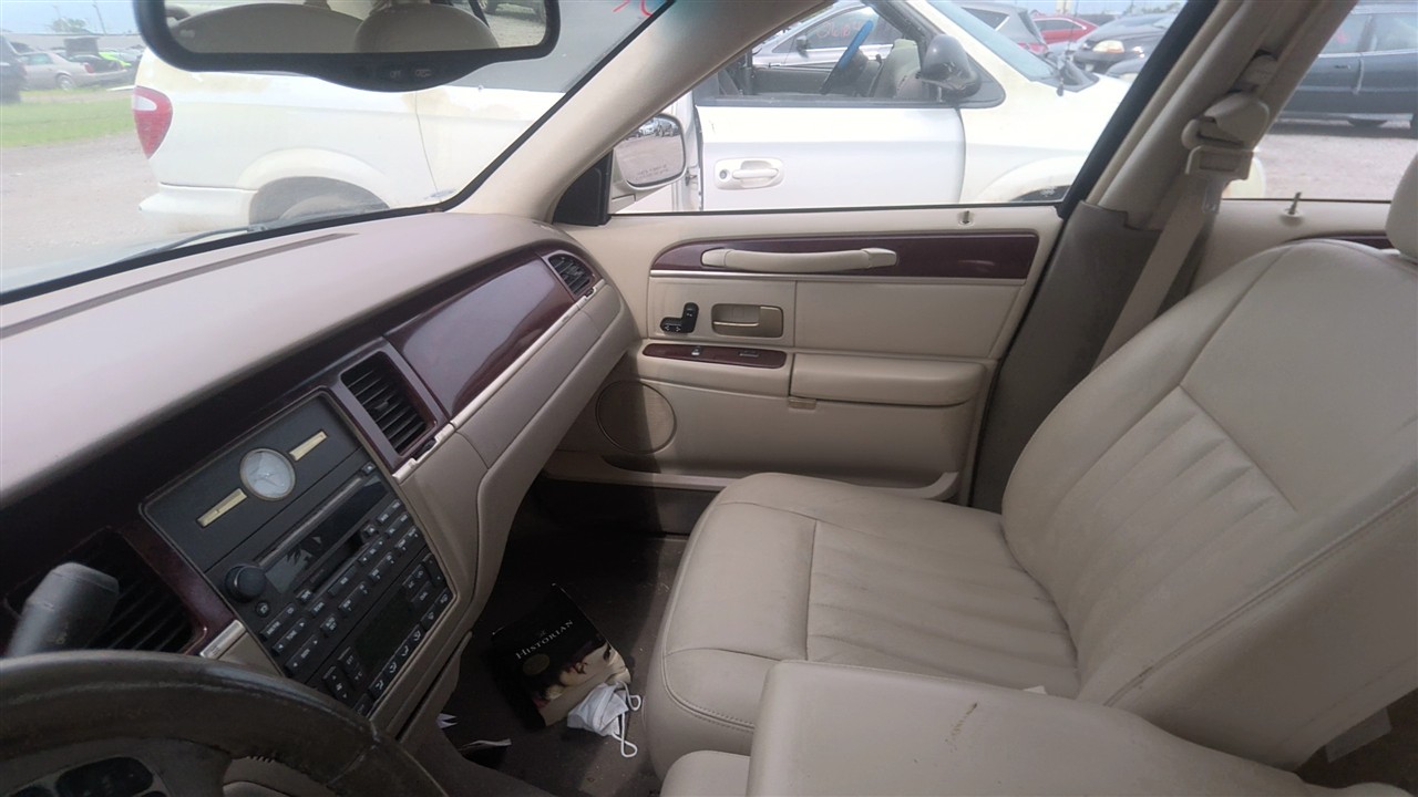 https://f005.backblazeb2.com/file/img-partshotlines-com/Inventory/EX921/Vehicle/8452_10.jpg