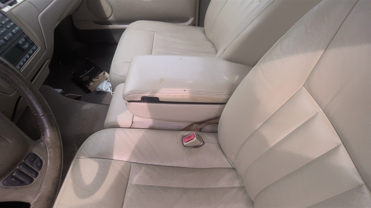 https://f005.backblazeb2.com/file/img-partshotlines-com/Inventory/EX921/Vehicle/8452_12.jpg
