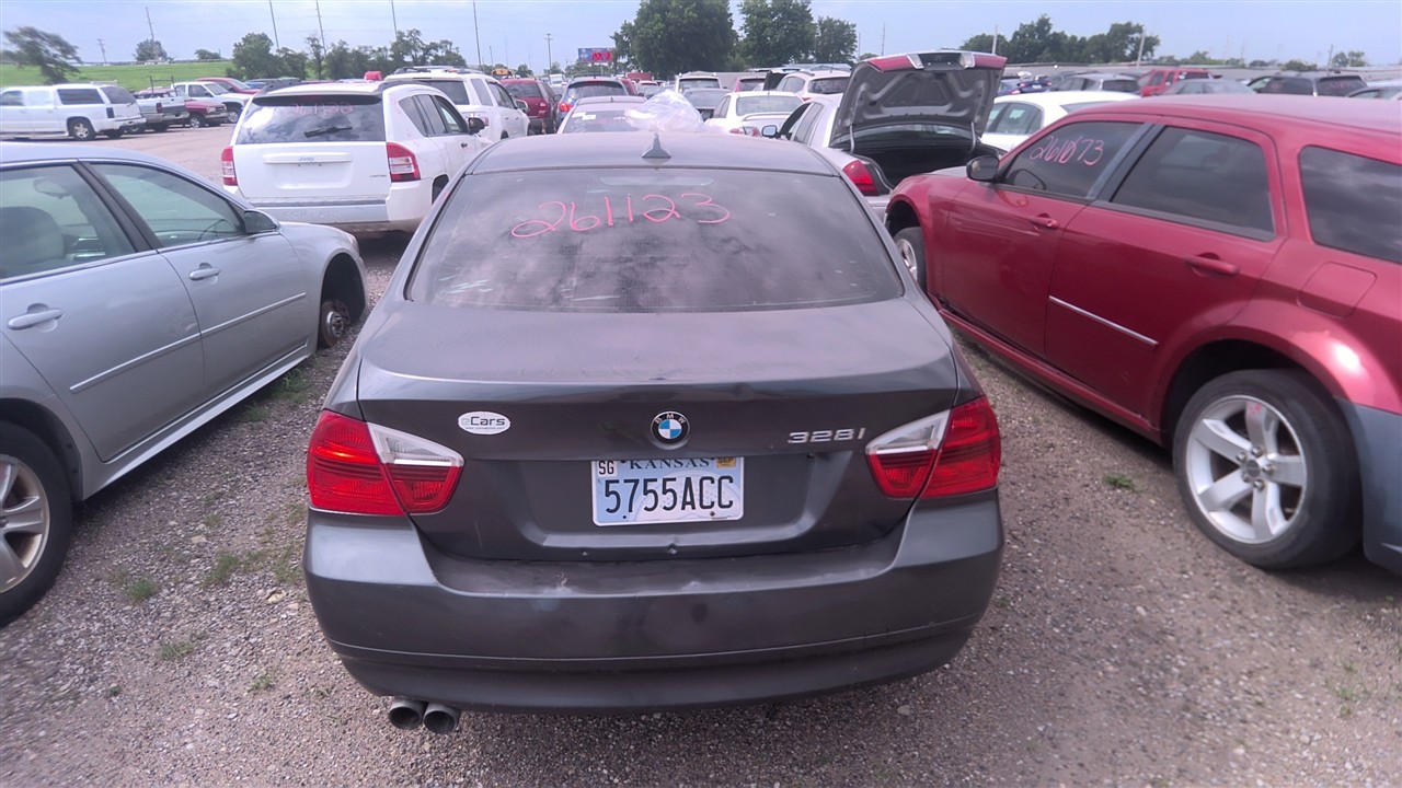 https://f005.backblazeb2.com/file/img-partshotlines-com/Inventory/EX921/Vehicle/8529_07.jpg