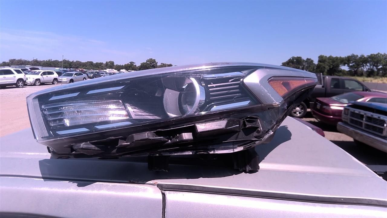 https://f005.backblazeb2.com/file/img-partshotlines-com/Inventory/EX921/Vehicle/8633_02.jpg