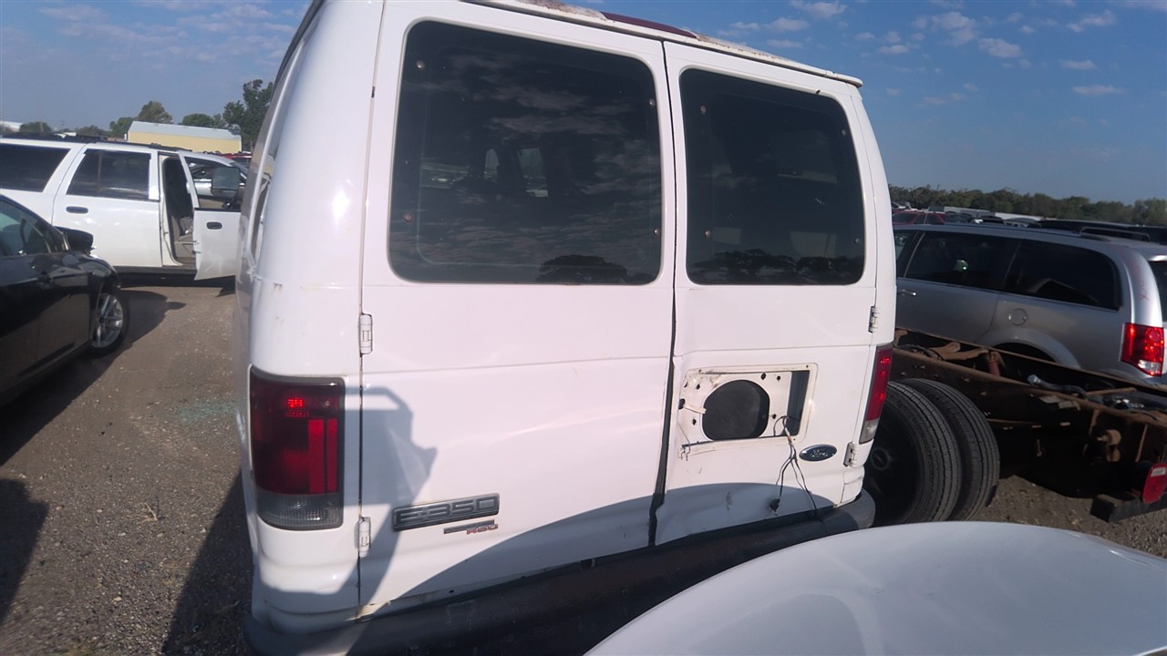 https://f005.backblazeb2.com/file/img-partshotlines-com/Inventory/EX921/Vehicle/8787_07.jpg