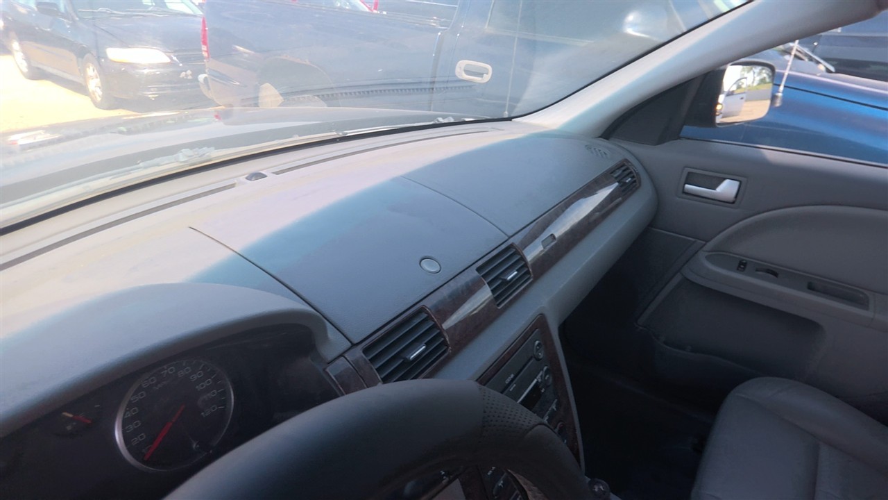 https://f005.backblazeb2.com/file/img-partshotlines-com/Inventory/EX921/Vehicle/8873_11.jpg