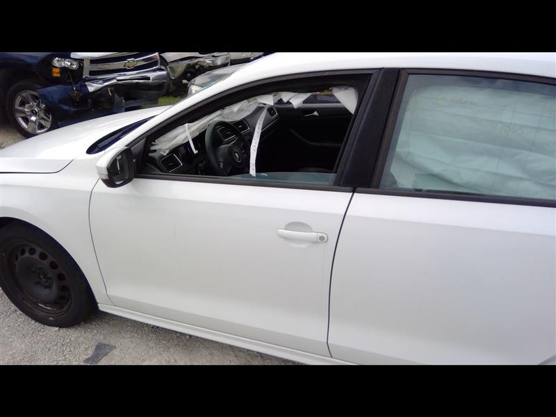 https://f005.backblazeb2.com/file/img-partshotlines-com/Inventory/EX94/Vehicle/128468_10.jpg