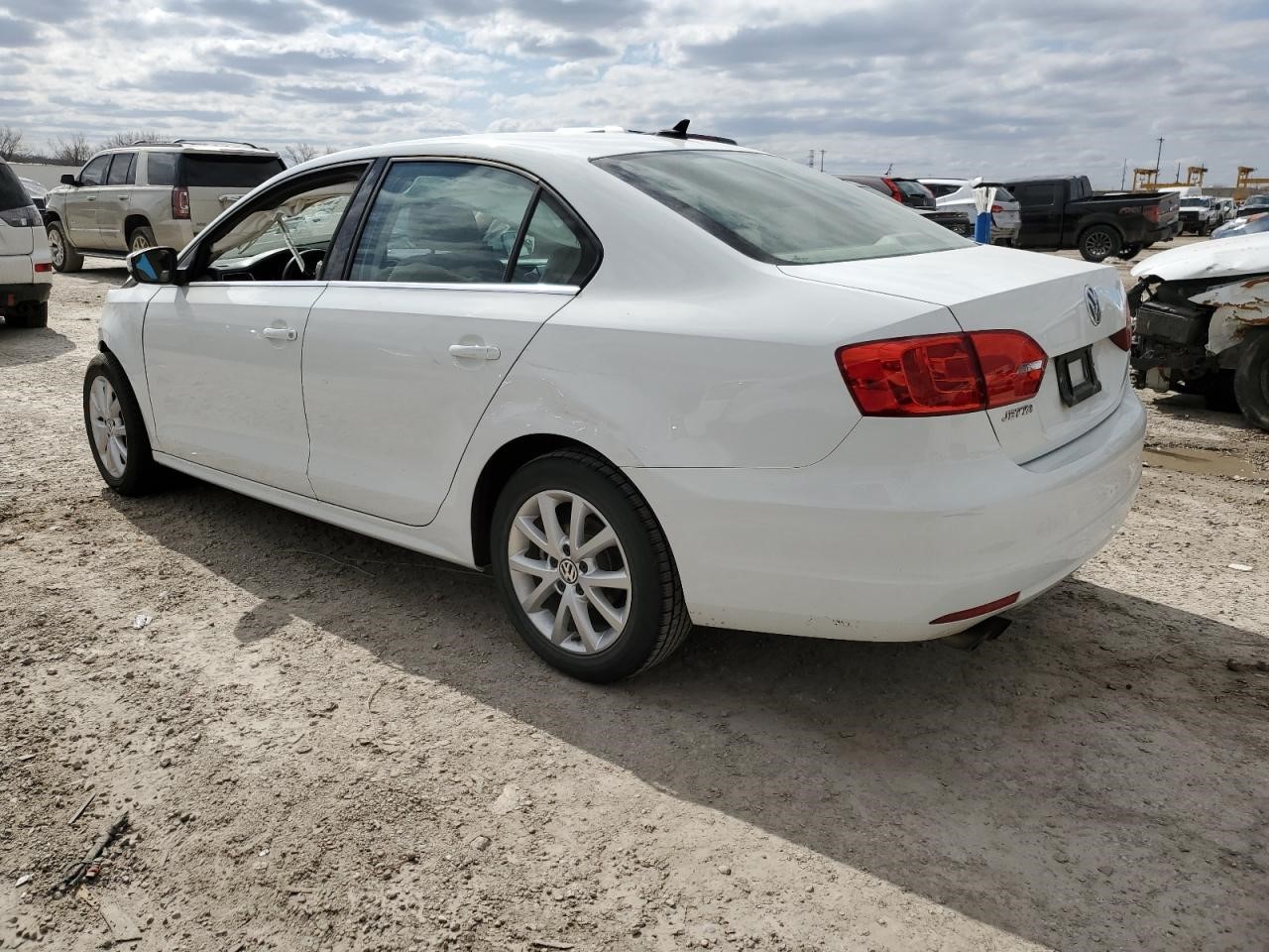 https://f005.backblazeb2.com/file/img-partshotlines-com/Inventory/EX94/Vehicle/161129_02.jpg