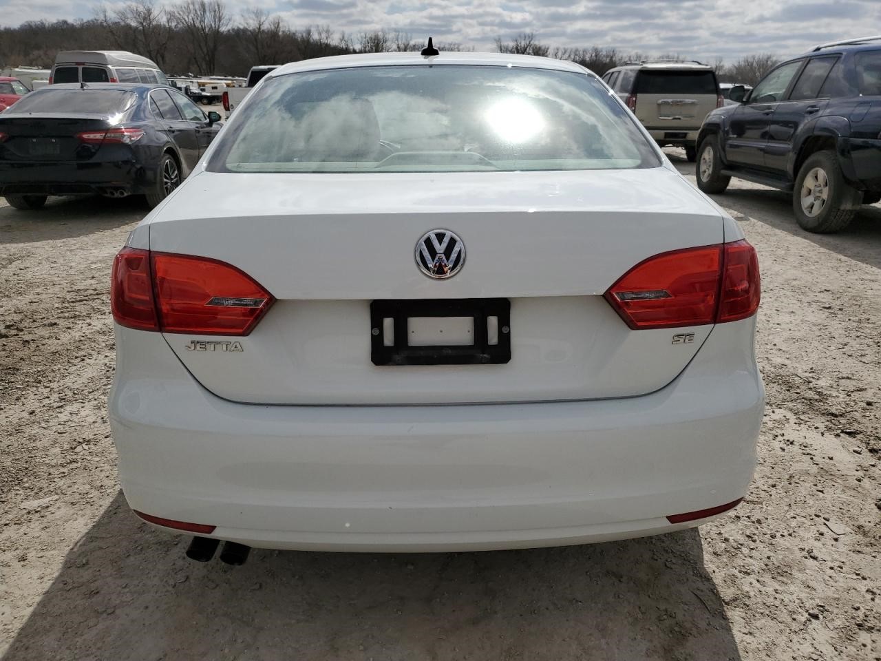 https://f005.backblazeb2.com/file/img-partshotlines-com/Inventory/EX94/Vehicle/161129_06.jpg