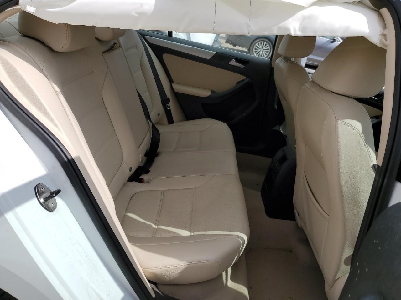 https://f005.backblazeb2.com/file/img-partshotlines-com/Inventory/EX94/Vehicle/161129_10.jpg