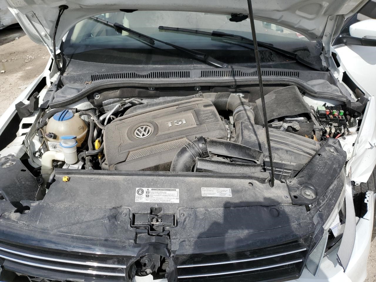 https://f005.backblazeb2.com/file/img-partshotlines-com/Inventory/EX94/Vehicle/161129_11.jpg