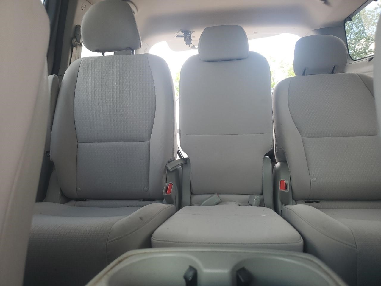 https://f005.backblazeb2.com/file/img-partshotlines-com/Inventory/EX94/Vehicle/161193_10.jpg