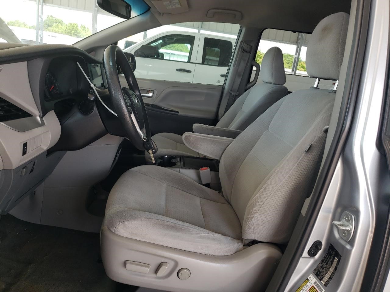 https://f005.backblazeb2.com/file/img-partshotlines-com/Inventory/EX94/Vehicle/161302_07.jpg