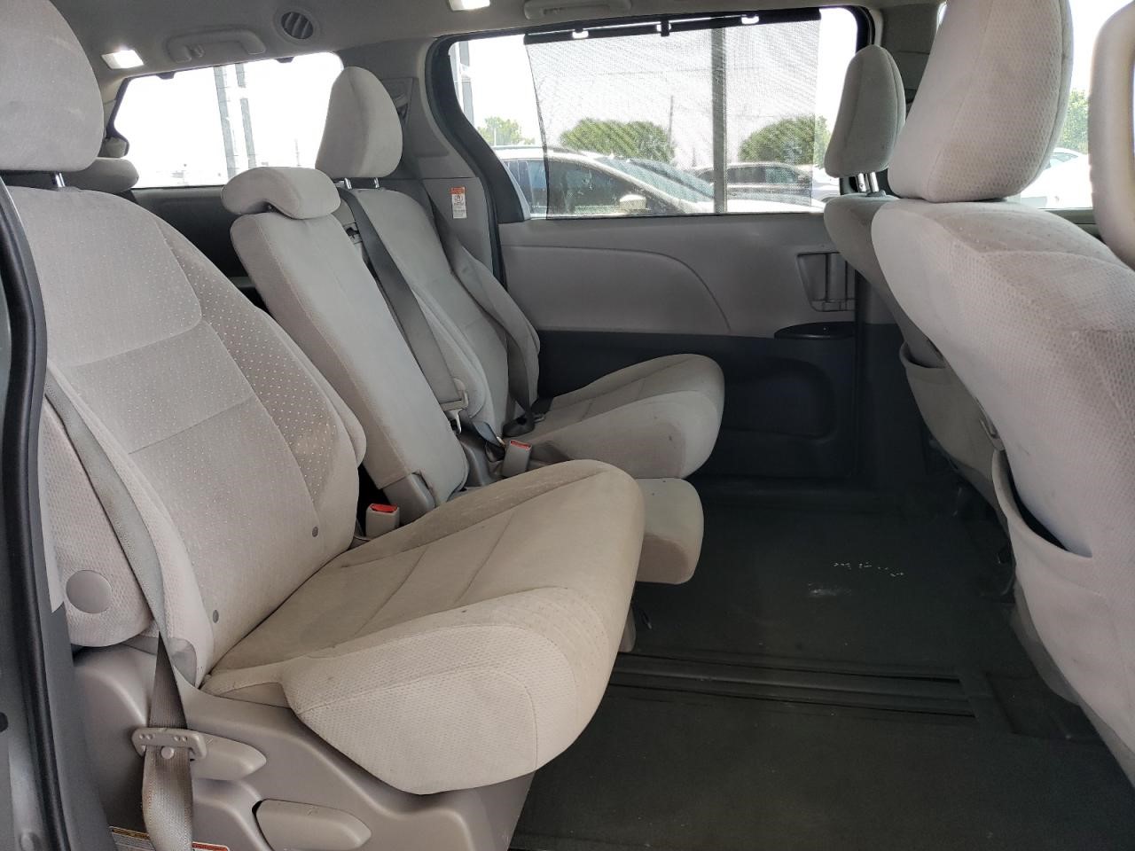 https://f005.backblazeb2.com/file/img-partshotlines-com/Inventory/EX94/Vehicle/161302_11.jpg