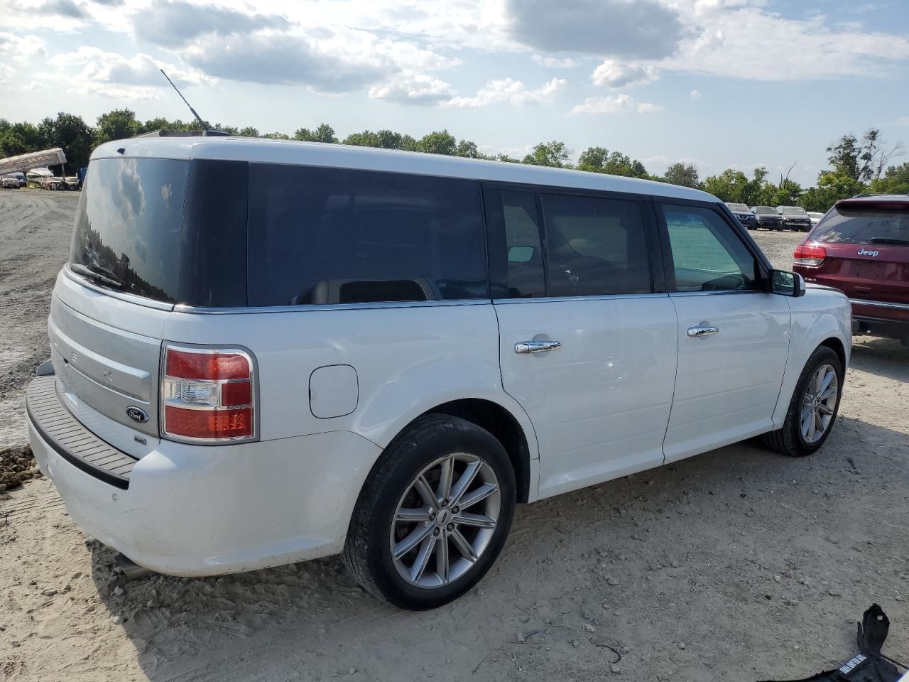 https://f005.backblazeb2.com/file/img-partshotlines-com/Inventory/EX94/Vehicle/161515_03.jpg