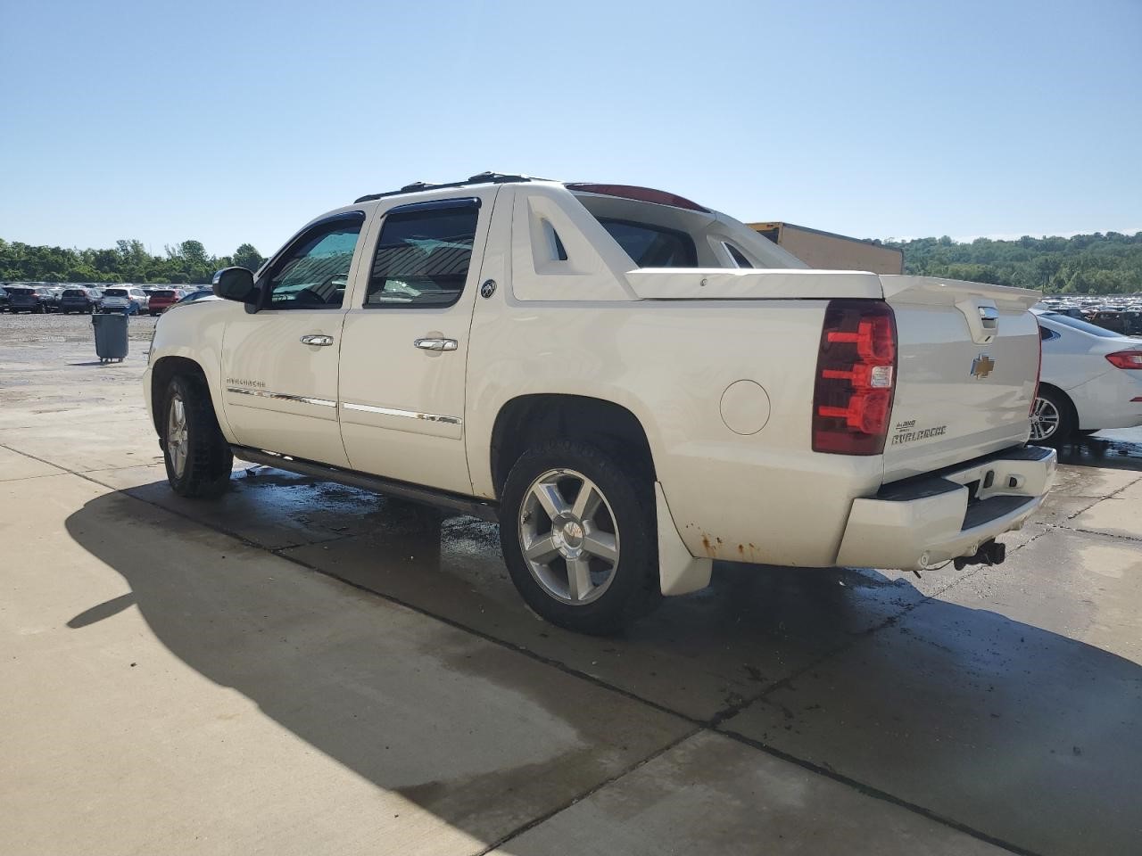 https://f005.backblazeb2.com/file/img-partshotlines-com/Inventory/EX94/Vehicle/161543_02.jpg
