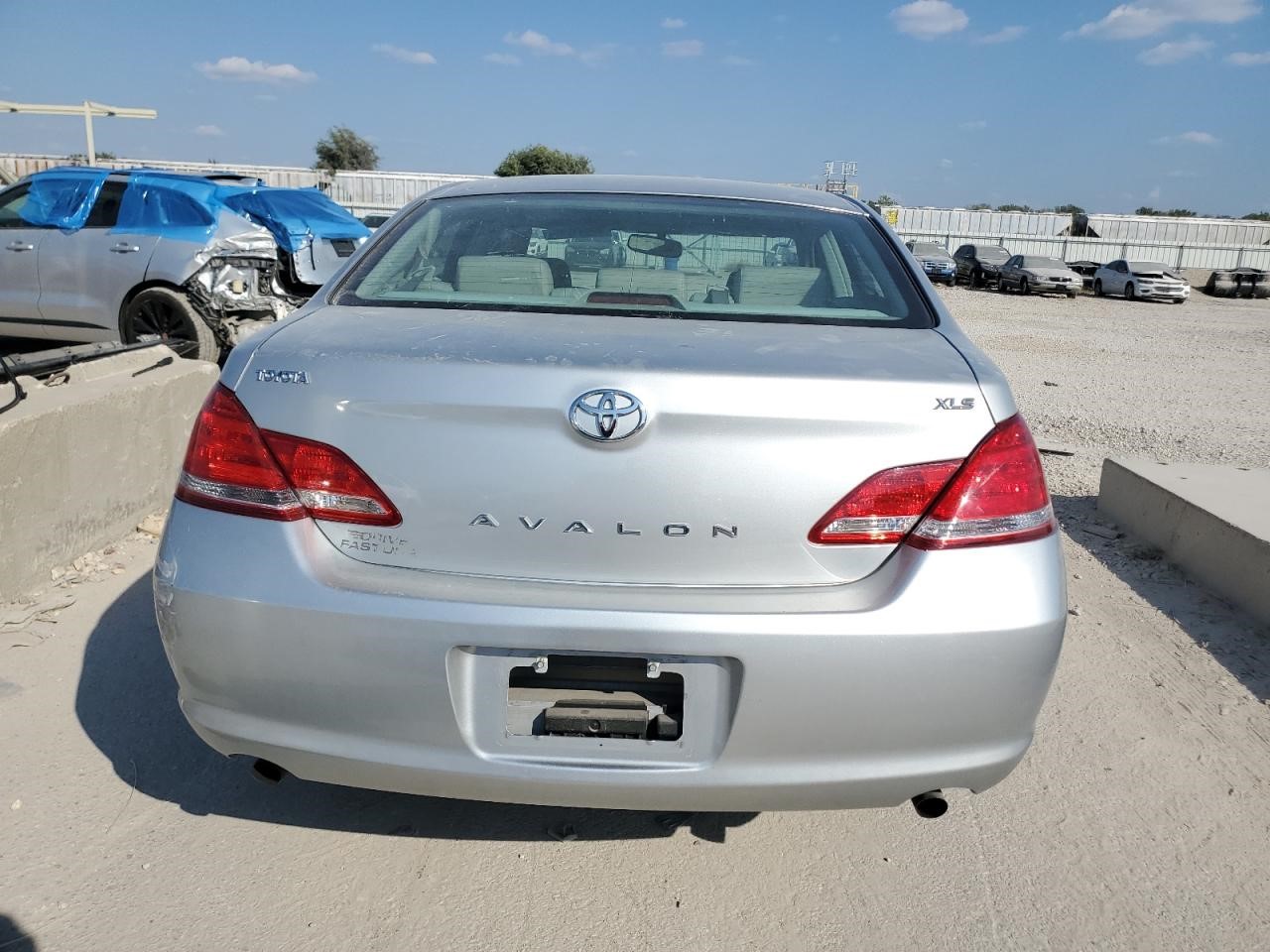 https://f005.backblazeb2.com/file/img-partshotlines-com/Inventory/EX94/Vehicle/161808_06.jpg