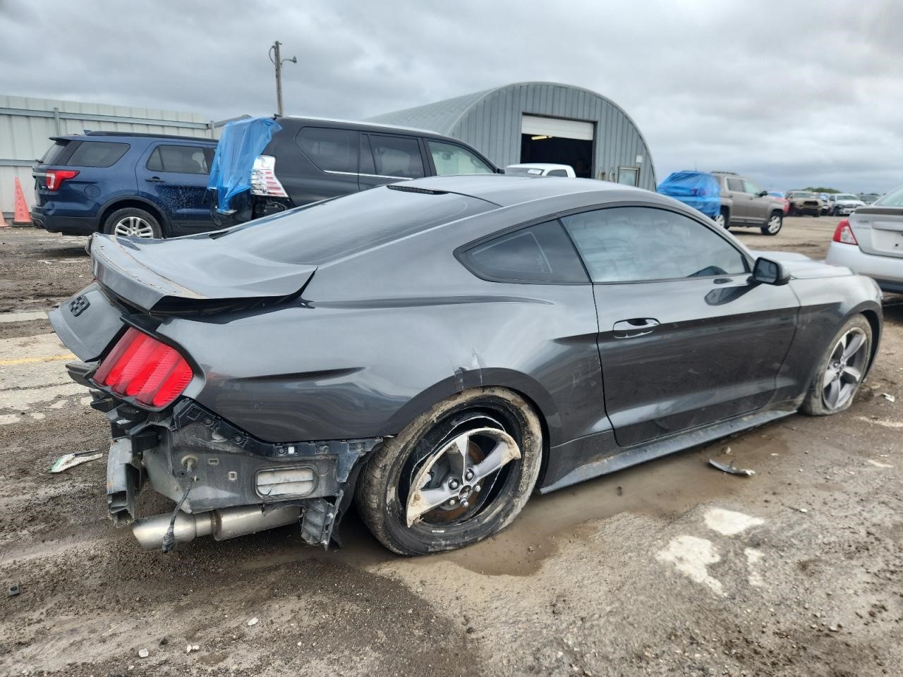 https://f005.backblazeb2.com/file/img-partshotlines-com/Inventory/EX94/Vehicle/162217_03.jpg