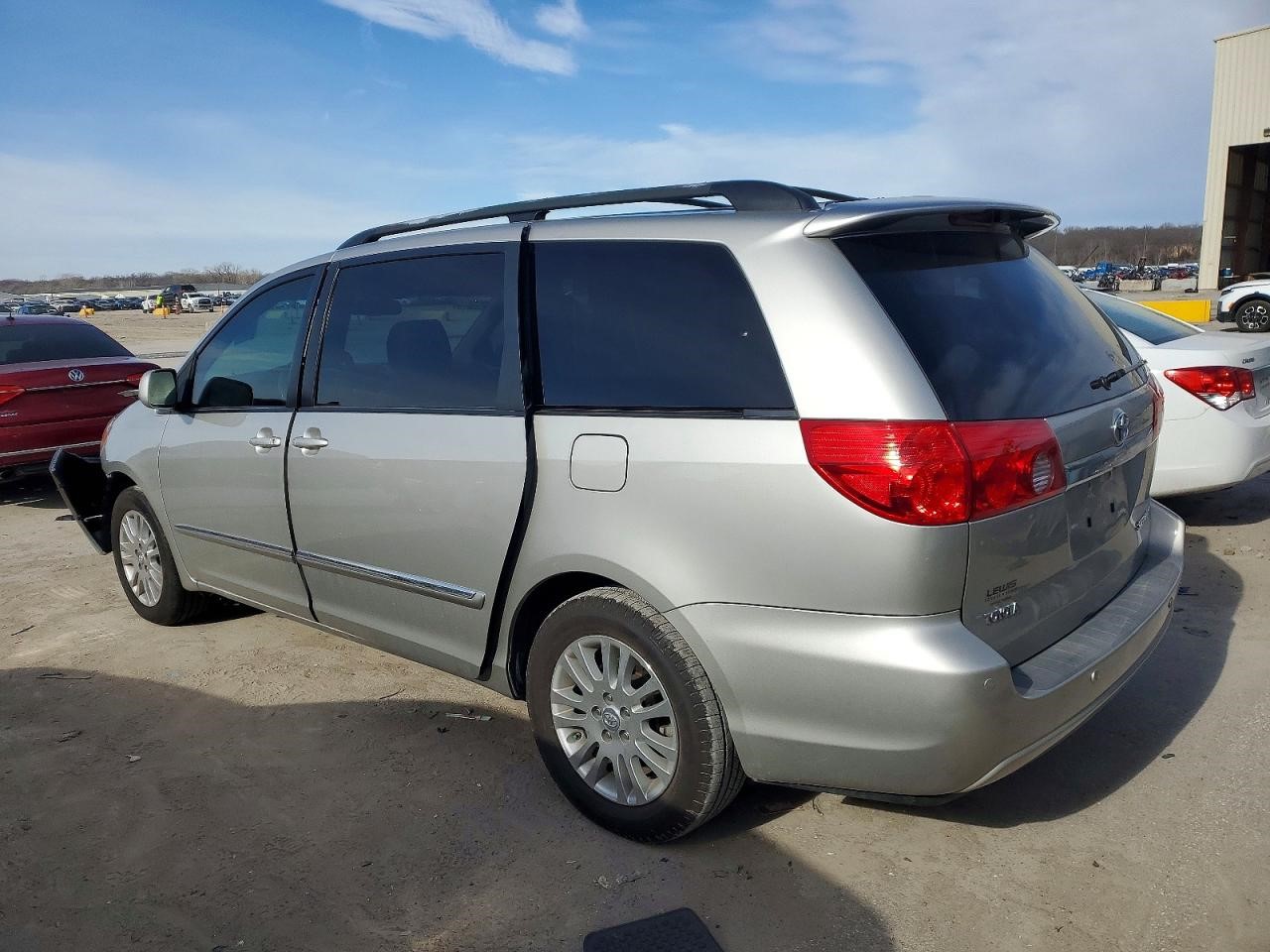 https://f005.backblazeb2.com/file/img-partshotlines-com/Inventory/EX94/Vehicle/162415_02.jpg