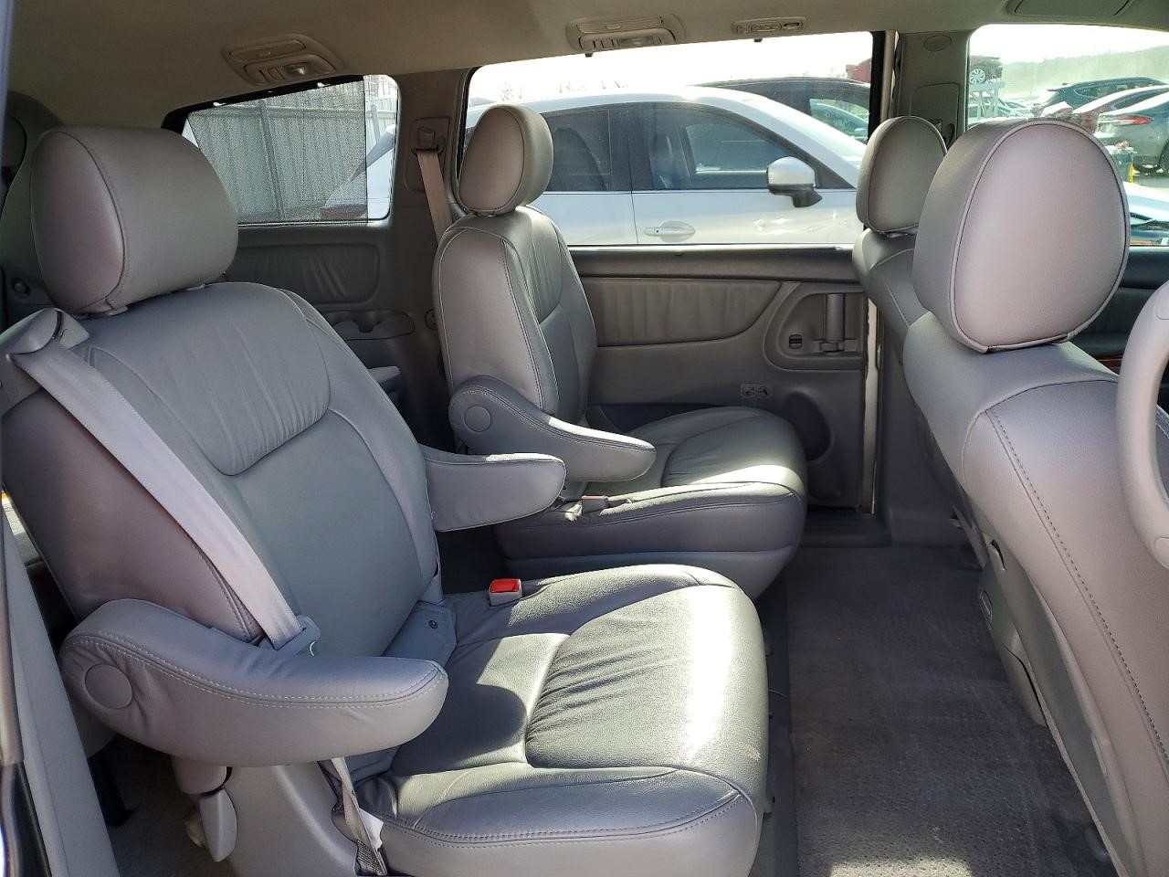 https://f005.backblazeb2.com/file/img-partshotlines-com/Inventory/EX94/Vehicle/162415_11.jpg